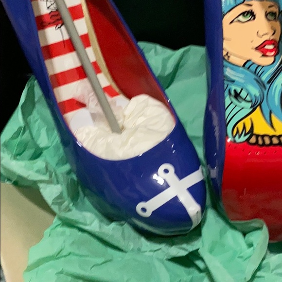 NIB Taylor Reeve heels *RARE* - Picture 3 of 3